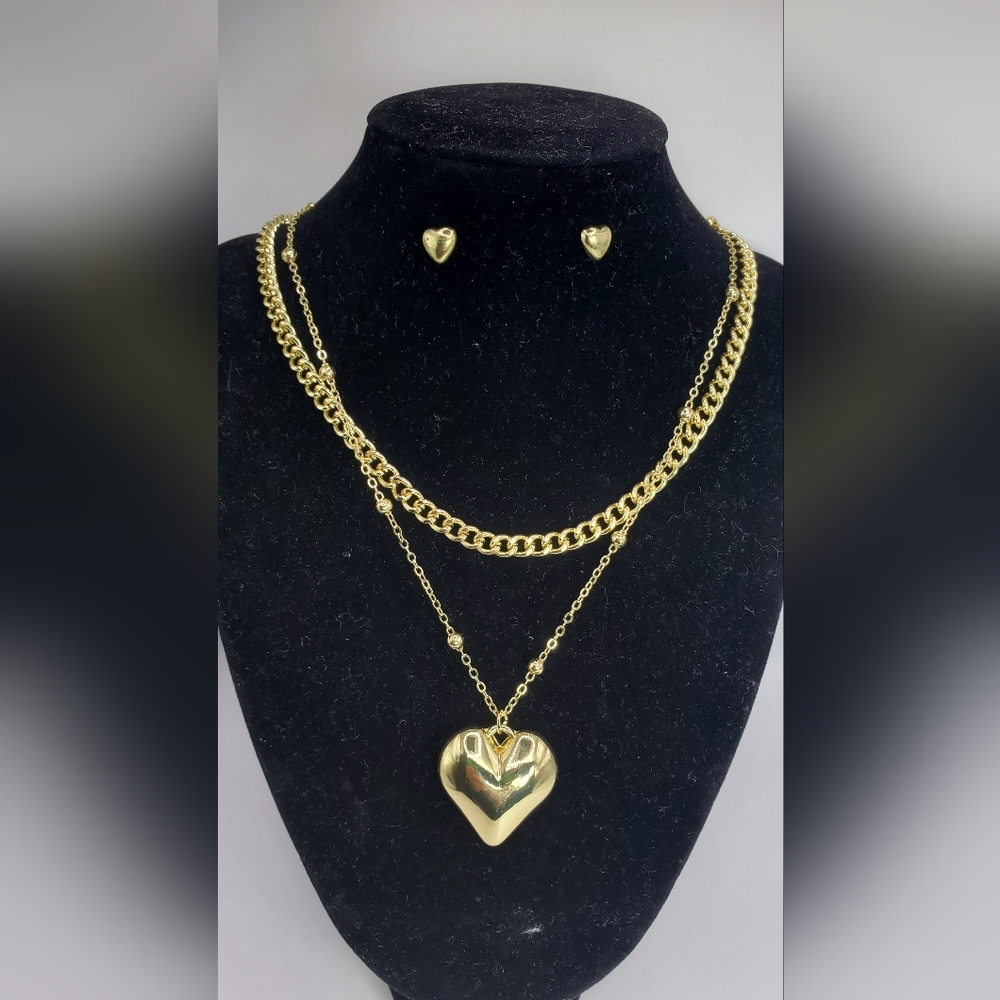 Gold plated double necklace with pendant and earrings